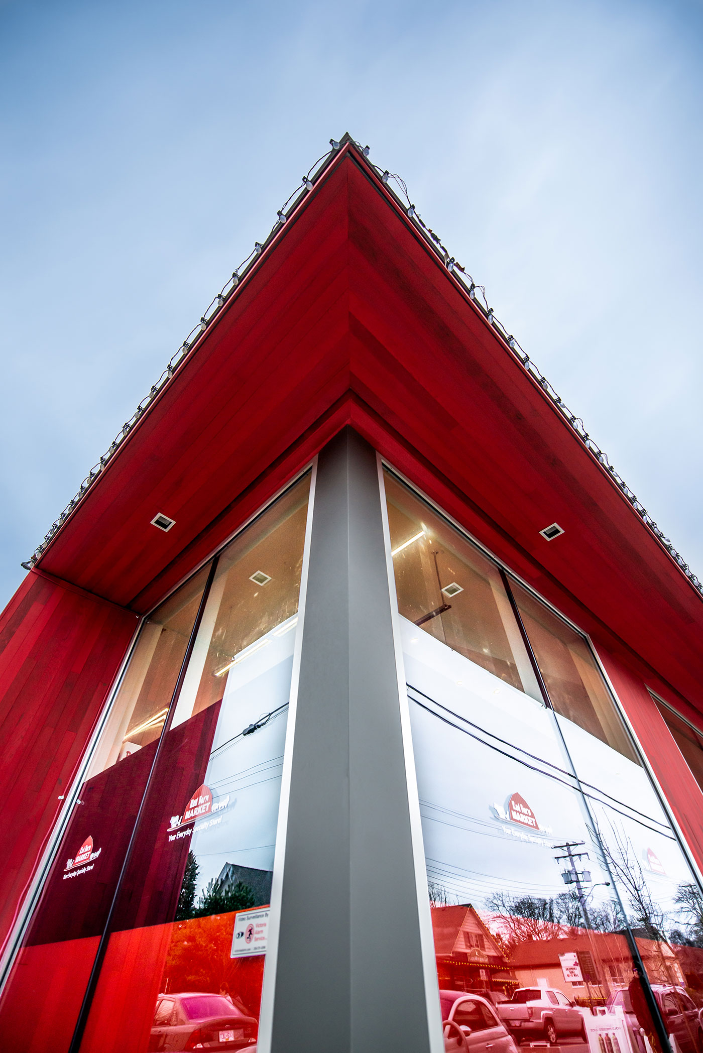 Red Barn Oak Bay - North Glass & Aluminum